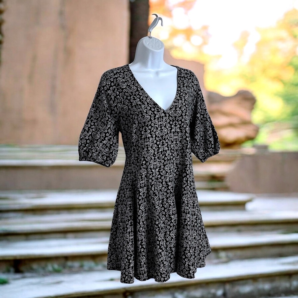 Universal Thread Size S Floral Puff Sleeve V-Neck Mini Dress Pockets Cottagecore